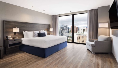 1 King Bed, One Bedroom