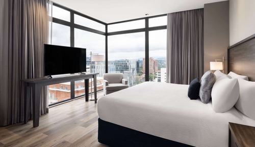 Business, 1 King Studio One Bedroom Suite