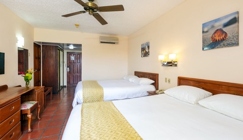 Habitación estándar, 2 camas dobles, vistas al jardín