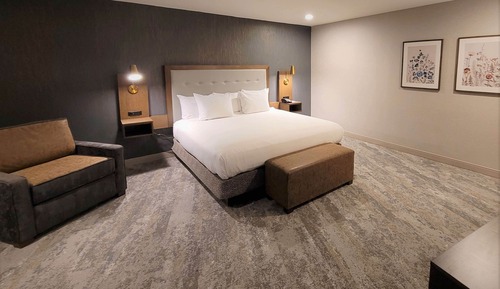Suite, 1 cama de matrimonio grande, no fumadores, bañera de hidromasaje (with Sofabed)