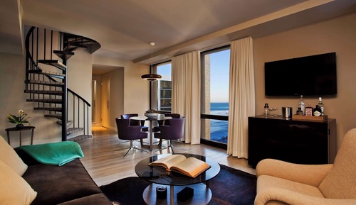 Loft (Skyline Suite)