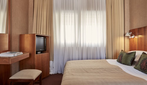 Habitación estándar con 1 cama doble o 2 individuales, no fumadores