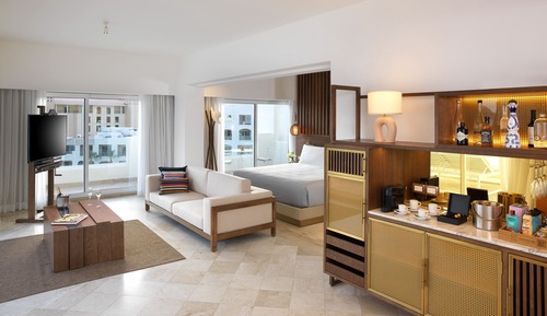 Exclusive ME+ Suite with hot tub & Terrace