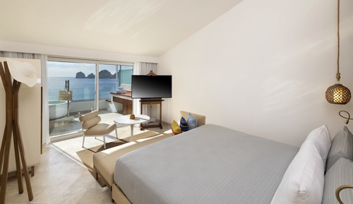 Extra ME+ Junior Suite Beach Front and Hot Tub