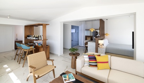 Beyond ME+ Suite with Hot Tub and Terrace