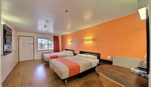 Habitación estándar, 2 camas dobles, accesible para personas con discapacidad, no fumadores