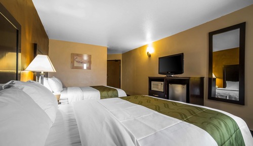 Habitación estándar, 2 camas de matrimonio, no fumadores, vistas a la montaña
