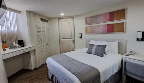 Habitación individual básica, 1 cama de matrimonio, en esquina