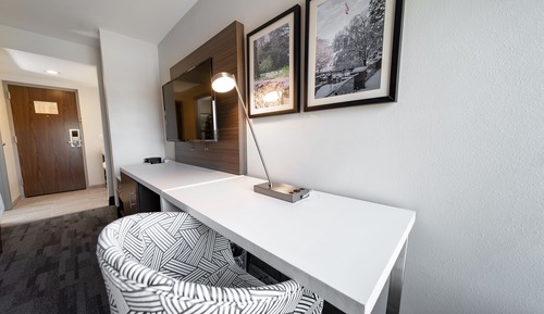Suite, 1 cama de matrimonio grande con sofá cama, no fumadores (Mobility Accessible with Tub)