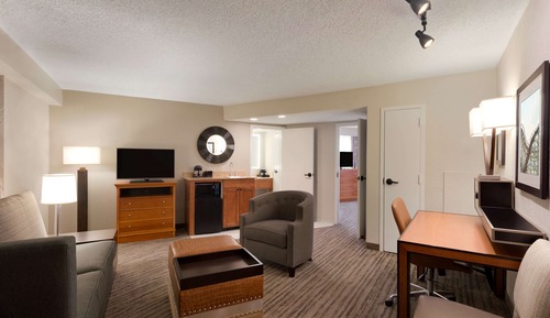 Suite Premium, no fumadores, en esquina (2 Rooms, 2 Double Beds & 1 Sofabed)