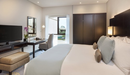 Habitación, 1 cama de matrimonio grande, vistas a la piscina (Club Lounge Access)