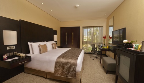 Habitación estándar, 1 cama de matrimonio grande, vistas a la piscina (Club Lounge Access)