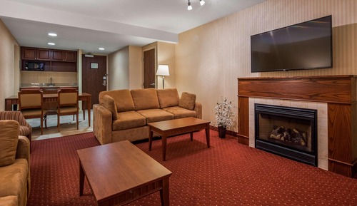 Suite, 1 cama de matrimonio grande, no fumadores, chimenea (Living Room;with Sofabed)