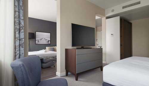 Estudio familiar, 1 cama de matrimonio grande con sofá cama