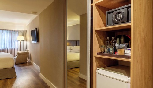 Habitación Deluxe, 1 cama de matrimonio grande, acceso a la piscina, vistas al lago