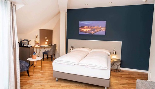 Habitación superior, 1 cama de matrimonio, balcón