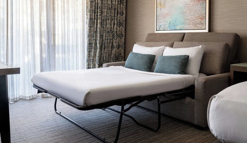 Habitación, 1 cama de matrimonio grande con sofá cama, vistas a la piscina
