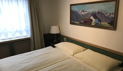 Habitación con 2 camas individuales