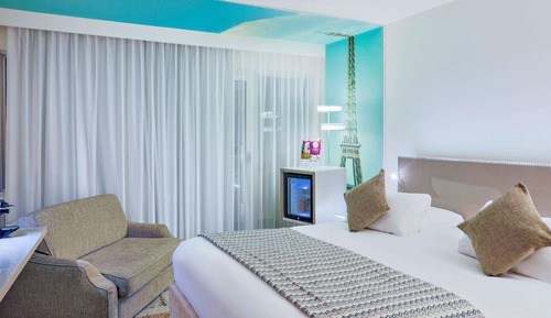 Habitación (Adjacent Rooms / Chambres Adjacentes)