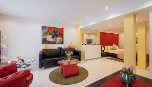 Suite exclusiva, 1 cama de matrimonio grande con sofá cama, cocina básica