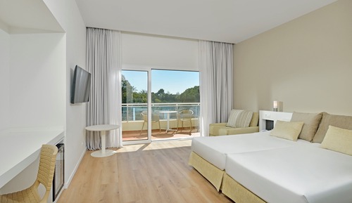 Sol Room Sea View (3 AD)