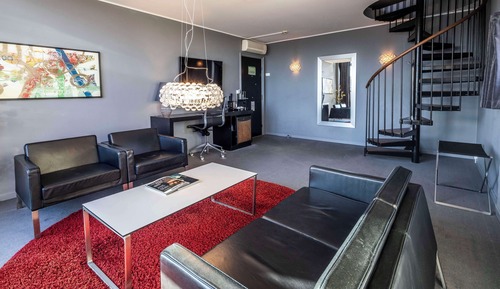 Suite (Harbour)