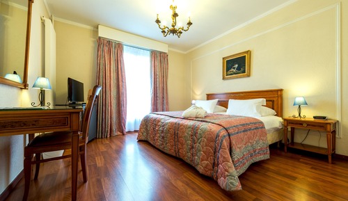 Habitación estándar con 1 cama doble o 2 individuales