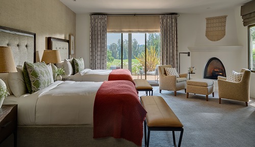 FIREPLACE MINI SUITE - TWO QUEEN BEDS