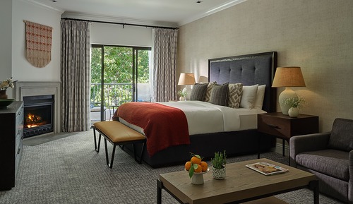 FIREPLACE SUITE - KING BED