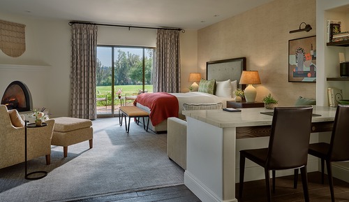 FIREPLACE MINI SUITE - KING BED
