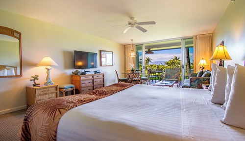 Estudio, 1 cama de matrimonio grande con sofá cama, vistas parciales al mar