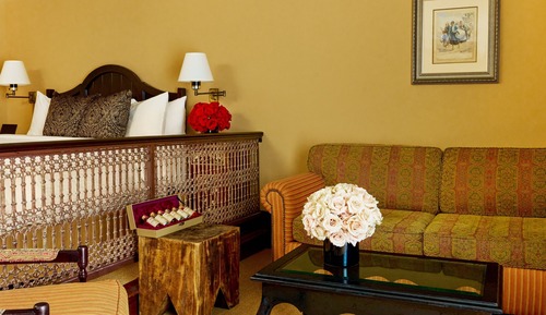 Junior Queen Suite