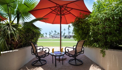 Cabana Room with Pool, Beach, Splash Park Access & Free Shuttle to Shopping Malls