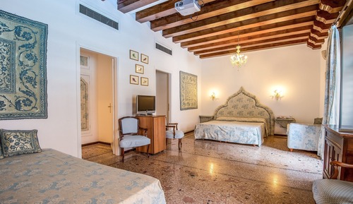Suite, acceso a la piscina