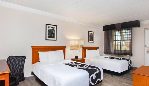Habitación, 2 camas dobles, no fumadores (Mobility/Hearing Impaired Accessible)