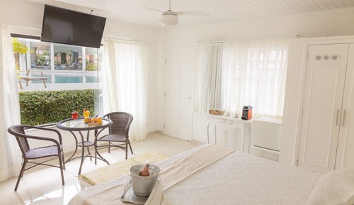 Suite superior, junto a la piscina