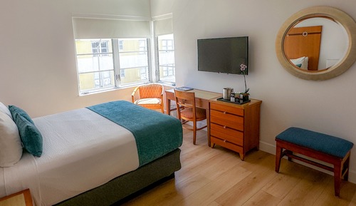 Habitación, 1 cama de matrimonio, vistas parciales al mar