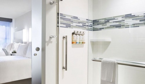 Habitación estándar, 2 camas dobles (Bath Shower Combination)