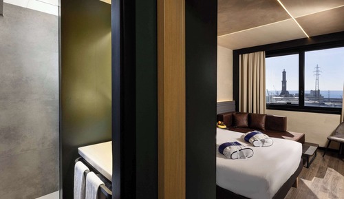 Habitación superior, 1 cama de matrimonio grande con sofá cama