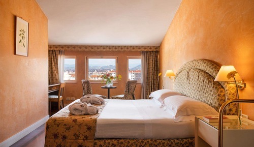Habitación doble, vistas a la ciudad