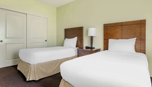 2 BEDROOM OCEAN VW 1 KG 2 TWNS OR 1QN SUITE