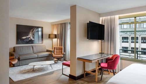 Suite (Apartment)