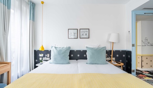 Habitación familiar, 2 habitaciones - Minibar soft de cortesía, bandeja de cortesía, Prensa digital