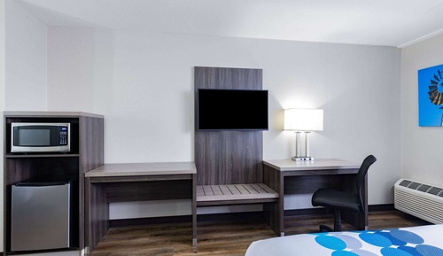 Habitación, 1 cama de matrimonio grande, no fumadores (Mobility/Hearing, Tub w/ Grab Bars)