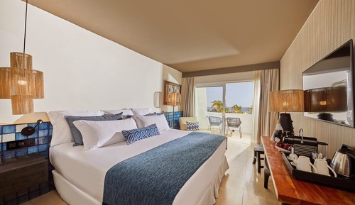 Habitación doble, vistas al mar (Preferred Club, 1 Adult + 2 Children)