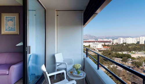 Habitación Deluxe, 1 cama de matrimonio grande, vistas a la ciudad