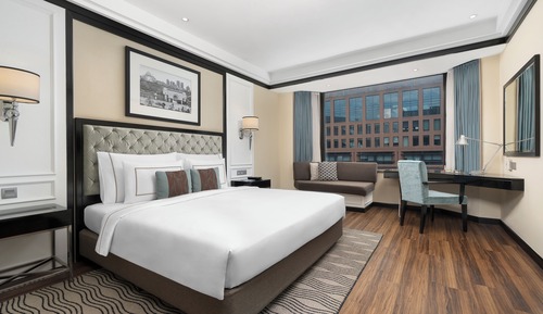 The Level Room (2 Adults + 1 Child)