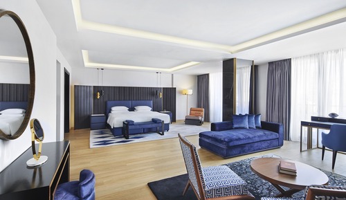 Suite (Athena Nike)