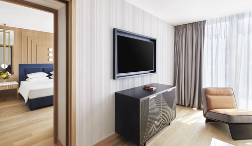 Grand suite with King bed