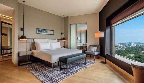 Suite (Lifestyle)